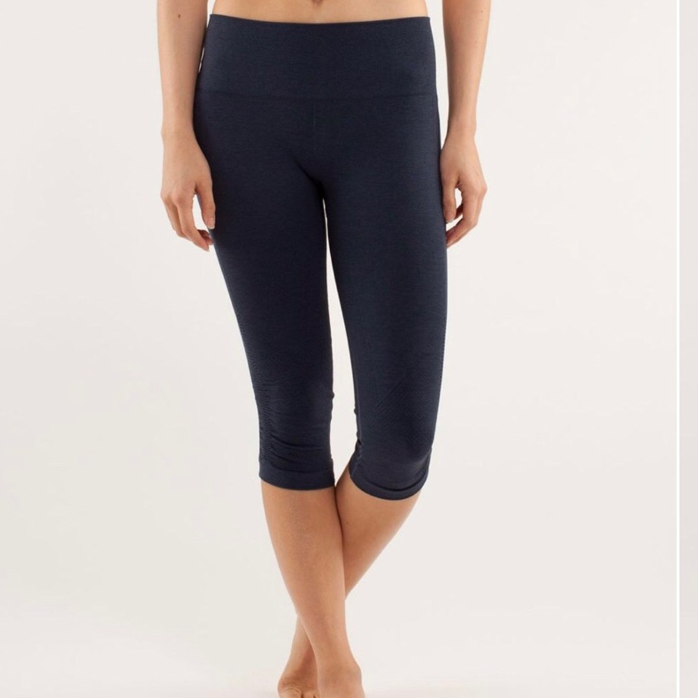 Lululemon In The Flow Crop